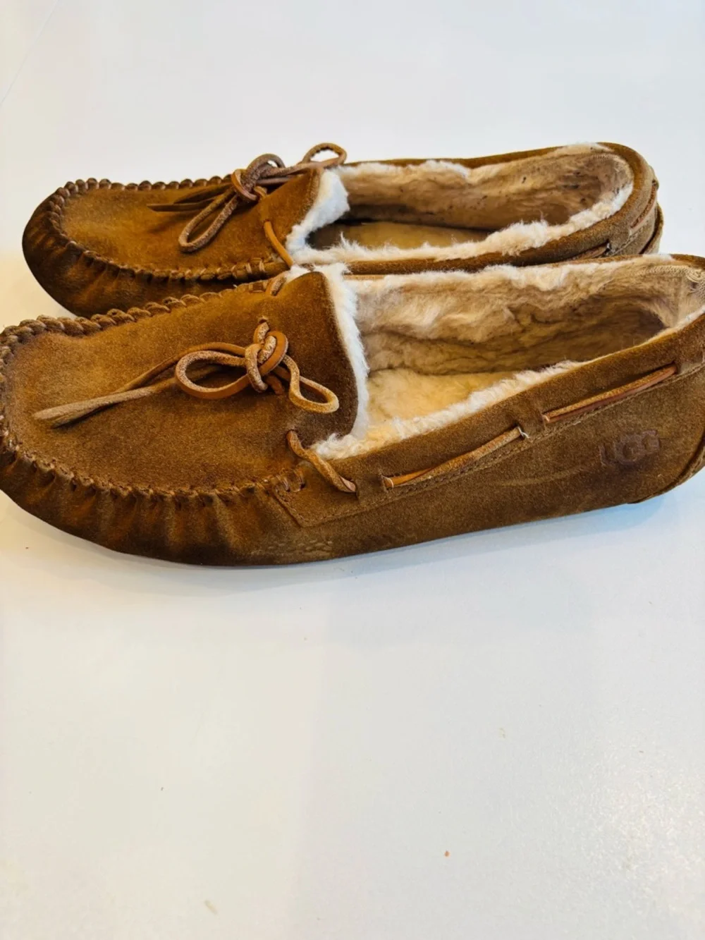 UGG Men’s Chestnut Suede Moccasin Slippers size 11